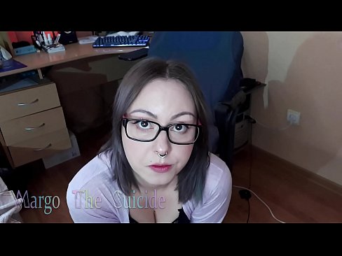 ❤️ Ọmọbinrin ti o ni gbese pẹlu awọn gilaasi buruja Dildo jinna lori Kamẹra ❤ Ohun onihoho ti ile ️❤